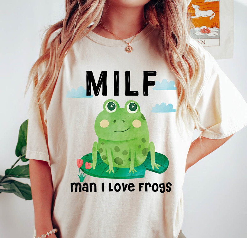 Man I Love Frogs Cute Shirt For Goblincore Lover