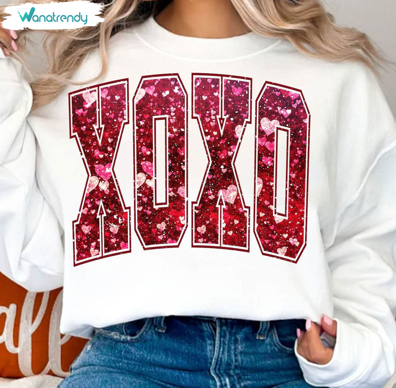 Xoxo Valentines Trendy Shirt, Valentines Cute Unisex Hoodie Sweater