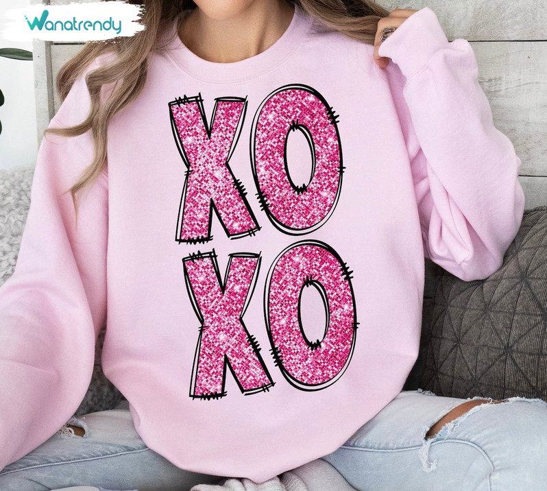 Pink Xoxo Cute Shirt, Cute Valentines Day Unisex Hoodie Sweater