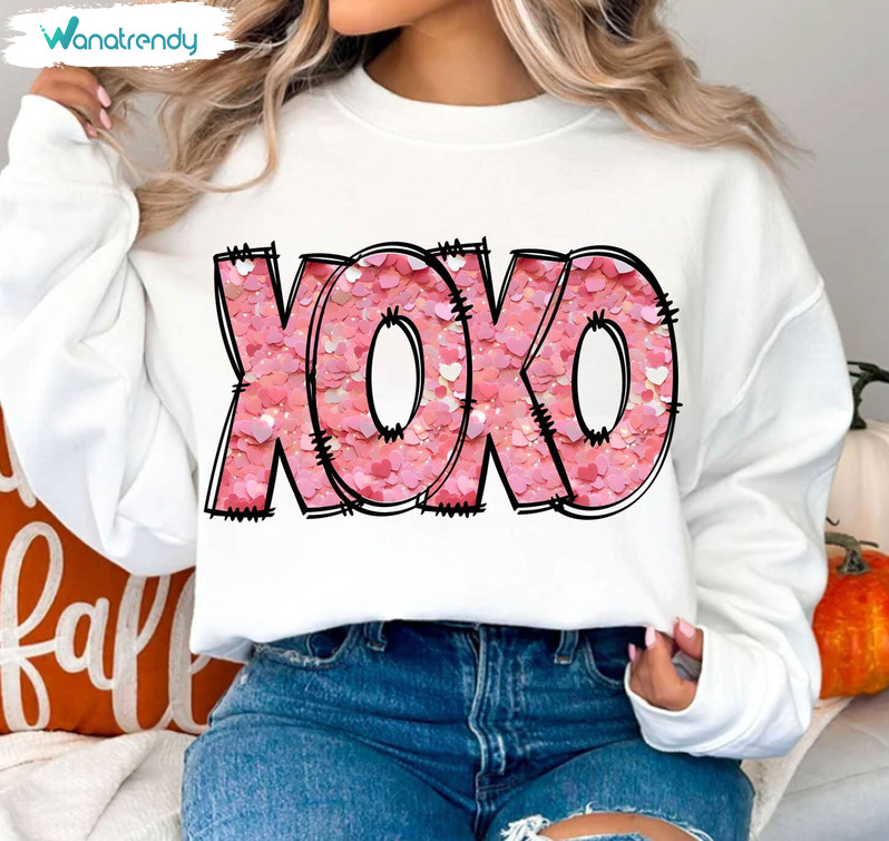 Xoxo Valentines Day Shirt, Valentine Day Unisex Hoodie Sweater