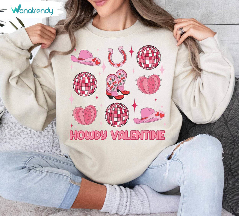 Cool Design Howdy Valentine Shirt, Cowgirl Valentines Day Sweatshirt Unisex Hoodie