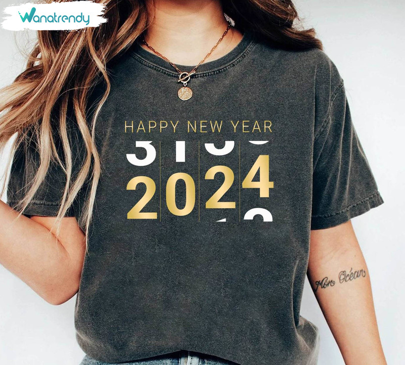 Groovy Hello 2024 Shirt, Happy New Year 2024 Sweatshirt Short Sleeve