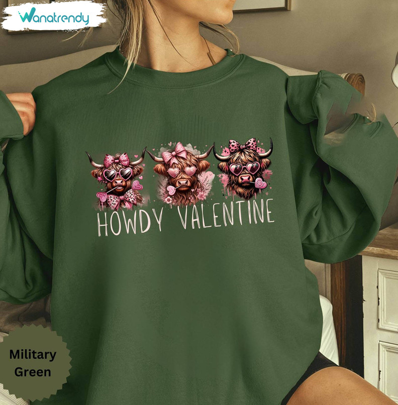 Limited Howdy Valentine Shirt, Cool Design Highland Cow Sweatshirt Tee Tops