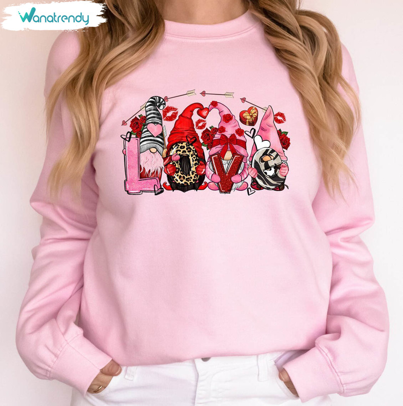 Trendy Love Gnome Valentines Sweatshirt, Cute Gnome Heart Tee Tops Long Sleeve