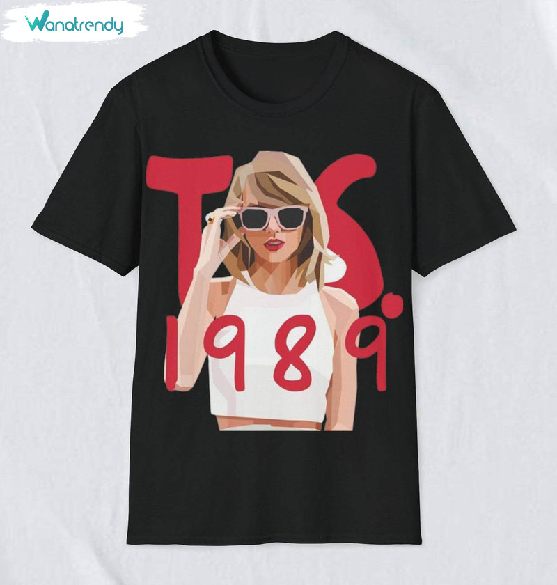 Groovy Swiftie Unisex Hoodie , Cute 1989 Taylors Version Shirt Short Sleeve