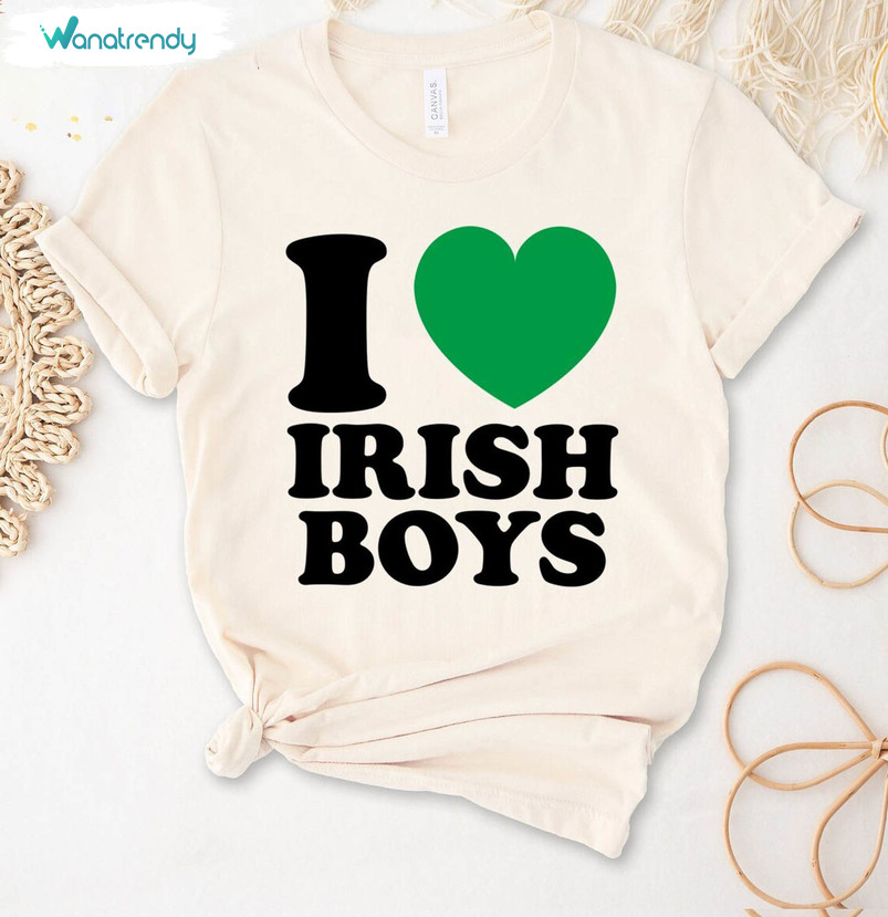 Cool Design I Love Irish Boys Shirt, Trendy 2000s T Shirt Unisex Hoodie