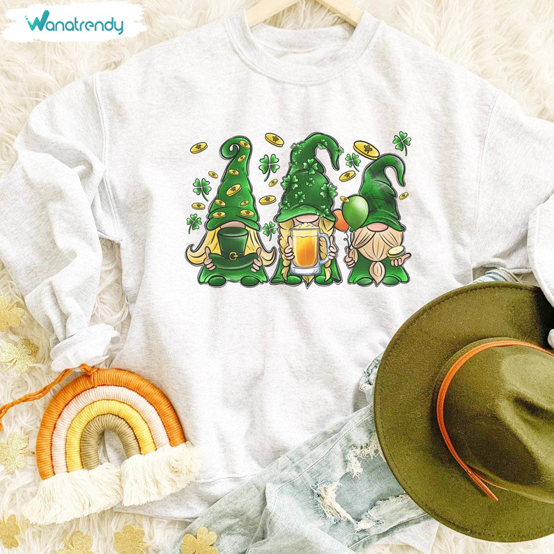 Trendy St Patrick's Day Gnomes Shirt, Fantastic Gnomes Short Sleeve Unisex Hoodie