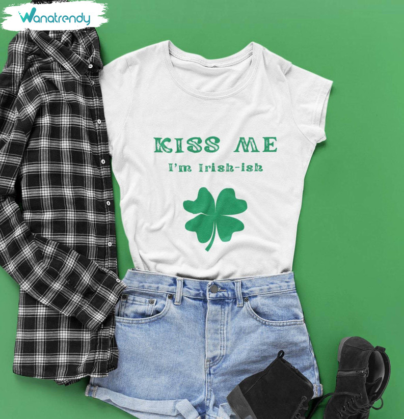 New Rare St Patricks Day T Shirt, Awesome Kiss Me I'm Irish Shirt Unisex Hoodie