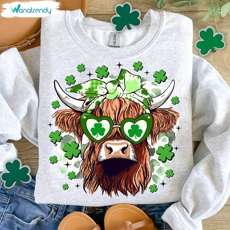 Retro St Patrick's Day Highland Cow Shirt, Lover Shamrock Unisex T Shirt Short Sleeve