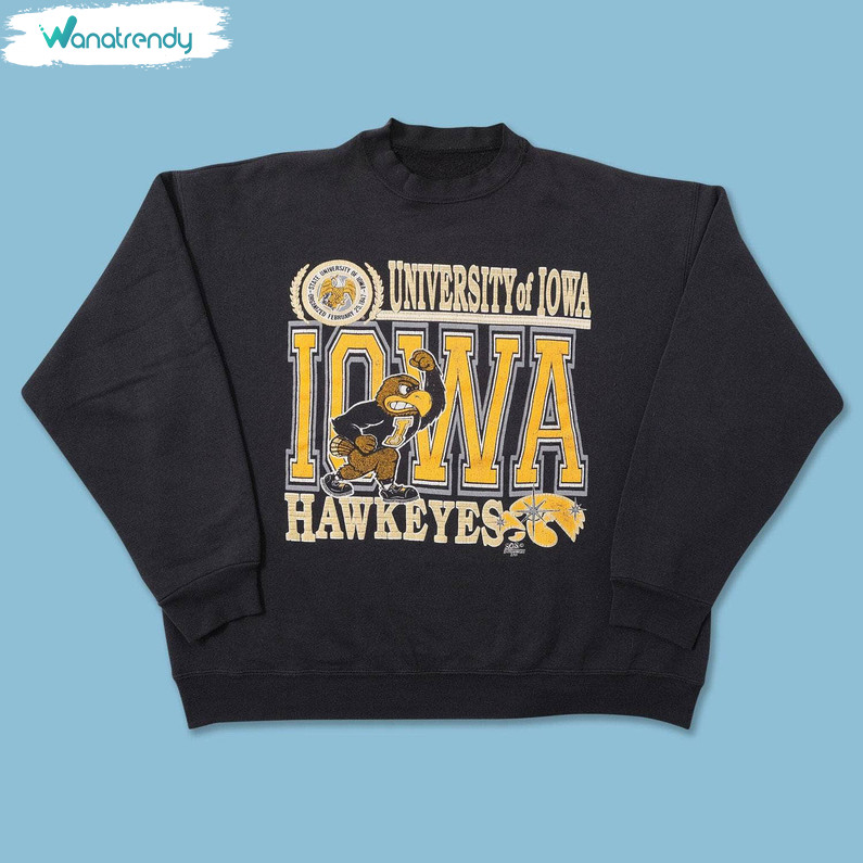 Vintage University Of Iowa Hawkeye Shirt, Ncaa Basketball Crewneck Sweatshirt Sweater