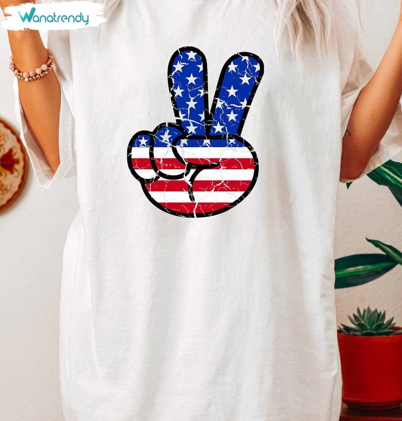 Cool Design America Peace Shirt, Groovy Usa Flag Unisex Hoodie Short Sleeve
